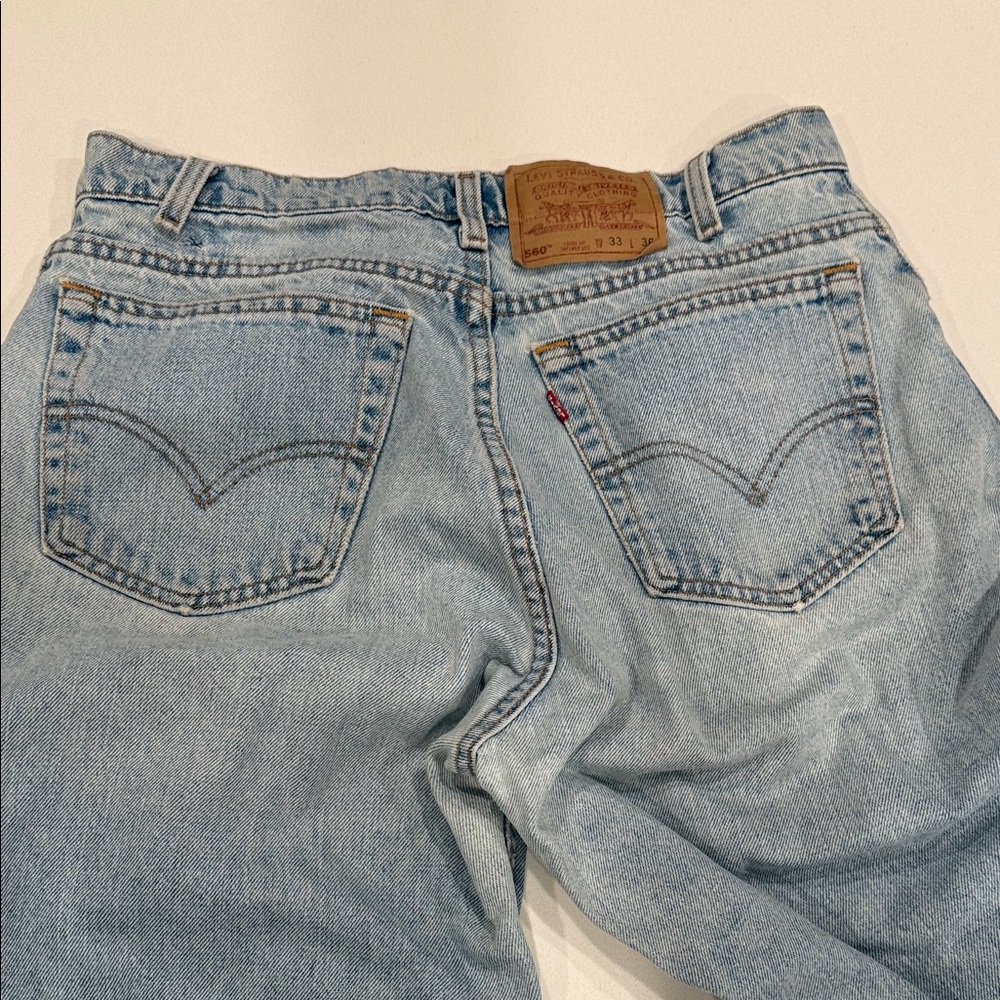 Light Blue Denim vintage Levi Jeans Tapered 560 Loose Fit Tapered Jean